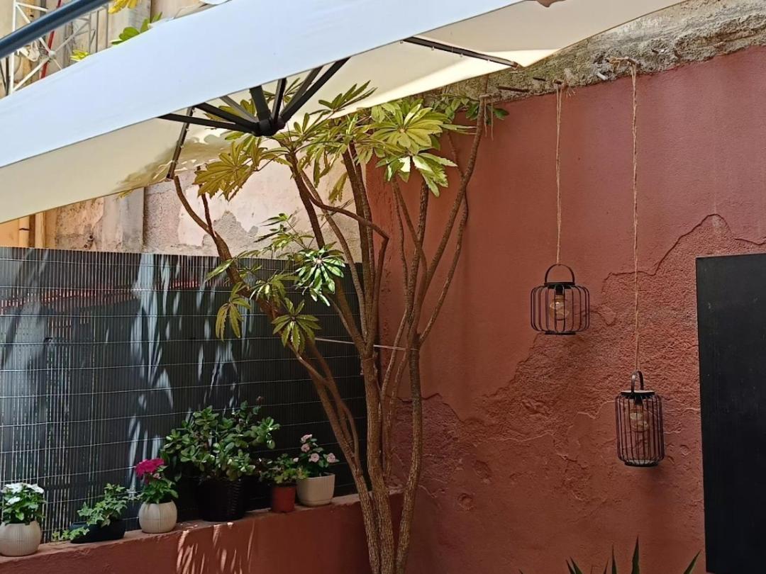 פאטרה Adamantia'S Artistic Place מראה חיצוני תמונה